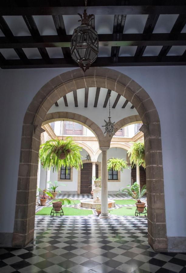 Gatu Premium Apartamento Palacio Oneto Con Jardin Privado " Preferente Mayores De 25 Anos Y Familias " El Puerto de Santa María Zewnętrze zdjęcie
